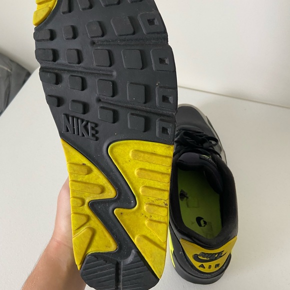 Nike Air Max 90 essential dark gray volt men’s sneakers — size 11.5 - Picture 5 of 7